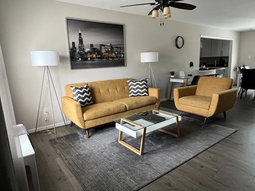 The Hamptonian - Stylish 4 Bedroom/2 Bath Rancher - Image 1
