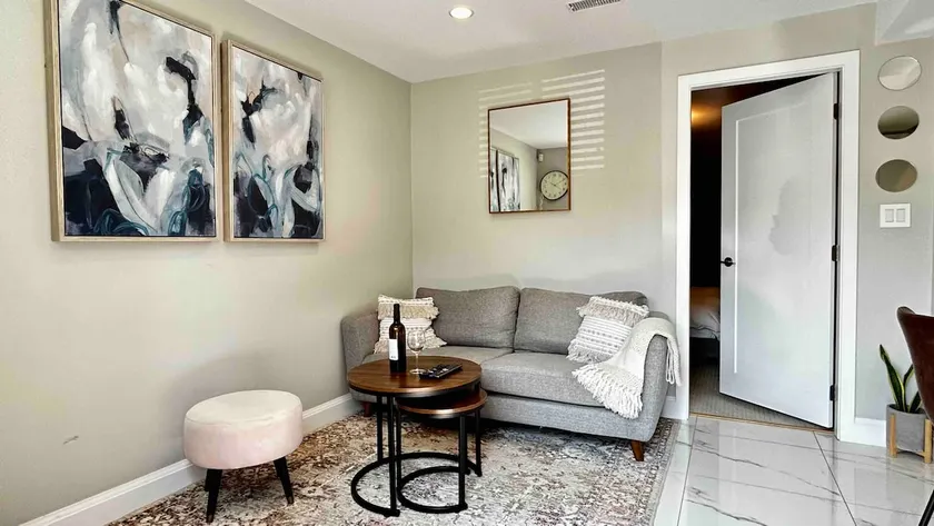 Cozy Suite in Brentwood /25 mins to FIFA Vancouver - Image 1