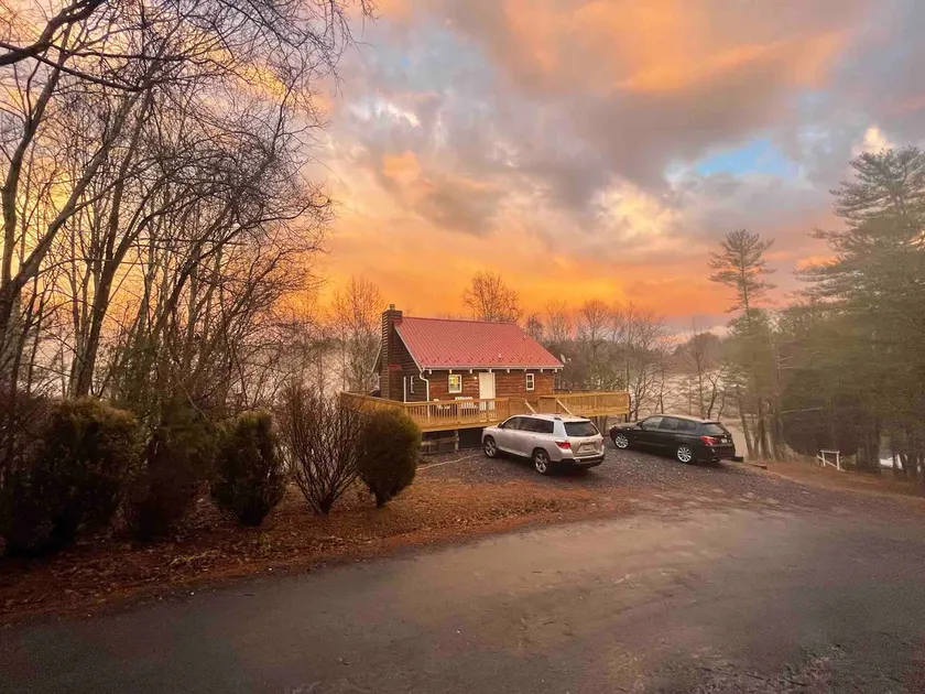 Peaceful New River mountain cabin - Image 1