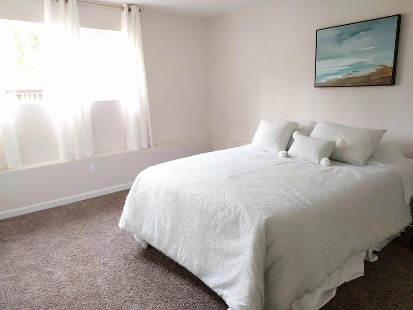 Clean and spacious home away from home! - Image 1