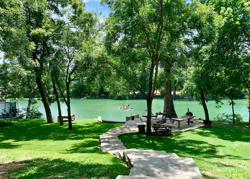 Riverfront House on Guadalupe-3BR W/Opt 4BR -Texas Hill Country-Day's Away House - Image 1