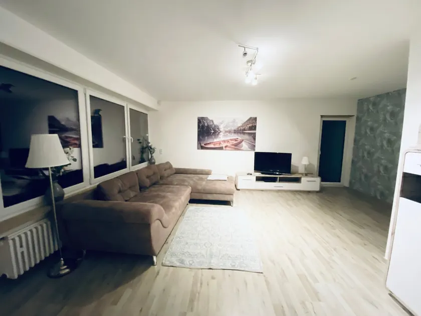 Large ground floor apartment with terrace (3 bedrooms) - Image 1