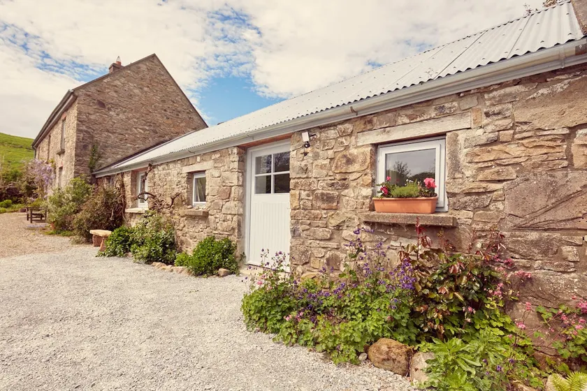 Peaceful rural retreat, converted farmhouse barn. - Image 1
