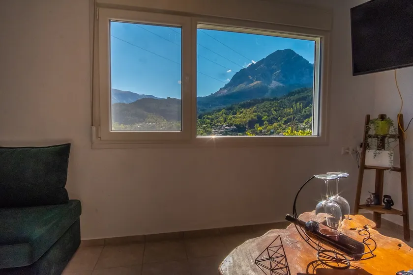 Remvi GUEST HOUSE - Image 1