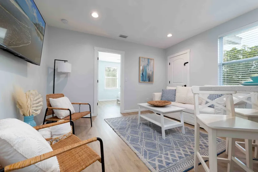 Quiet beach oasis, walk to the beach! - Image 1
