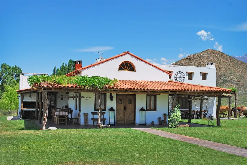 House in your own vineyard - Mosquita Muerta Wines - Image 1