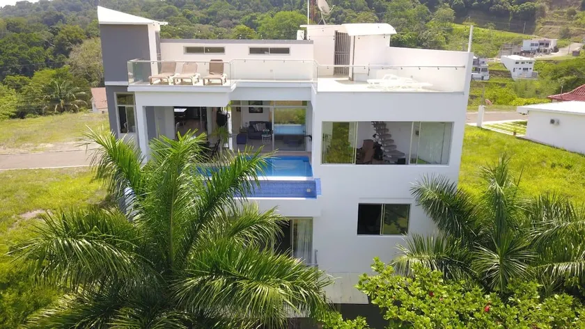 Big House Villaleona - Image 1