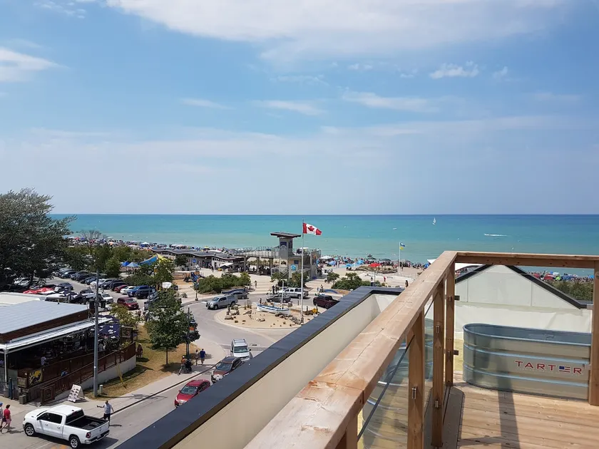 Grand Bend Luxury condo on the beach. - Image 1
