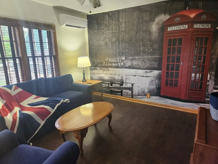 Morris' Garage! Apt with WiFi! - Image 1