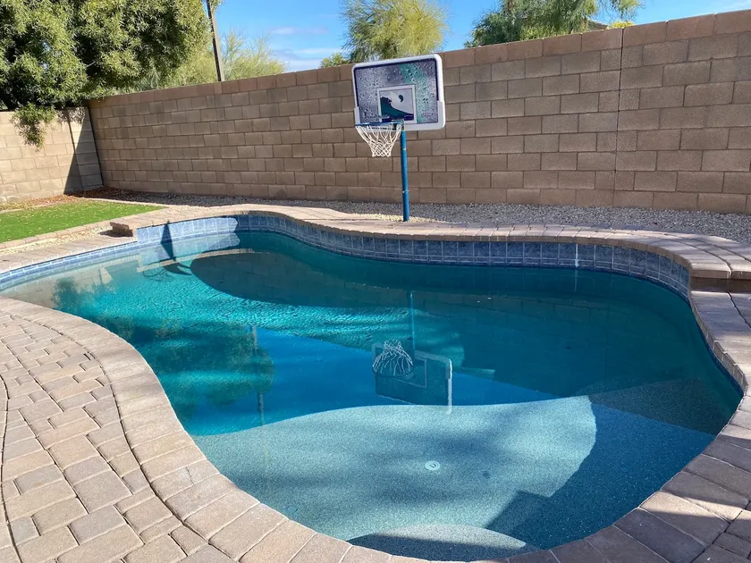 Heated Pool-Next to Mall-4 Bedrooms-Brkfst - Image 1