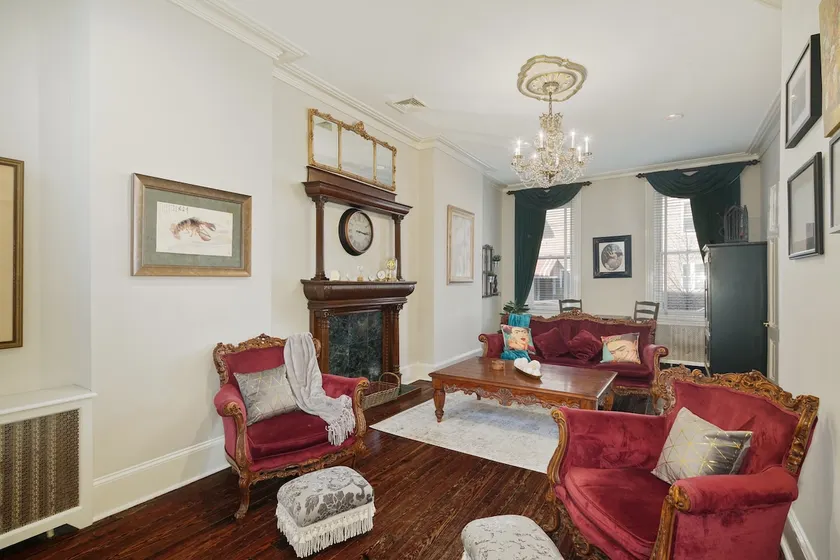 Huge Italian Market Townhouse 4bd/2.5ba - Image 1