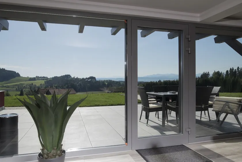 Apartment with panoramic view - Image 1