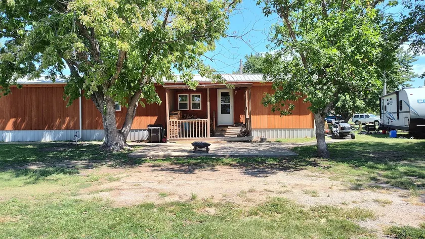 Sunflower House - Image 1