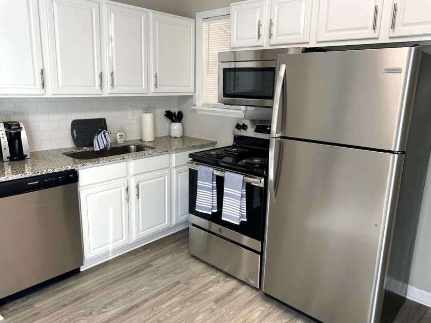 Downtown Apartment on Broadway-Close to Riverwalk - Image 1