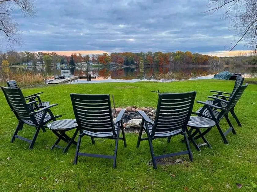 The Kayak House a Private Lakefront Getaway - Image 1