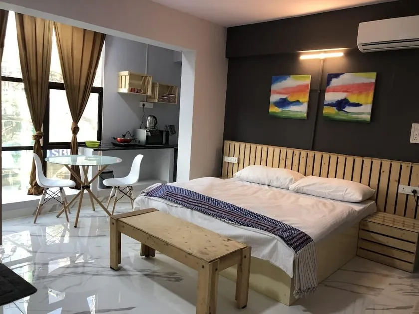 Cozy and Comfortable Room - Image 1