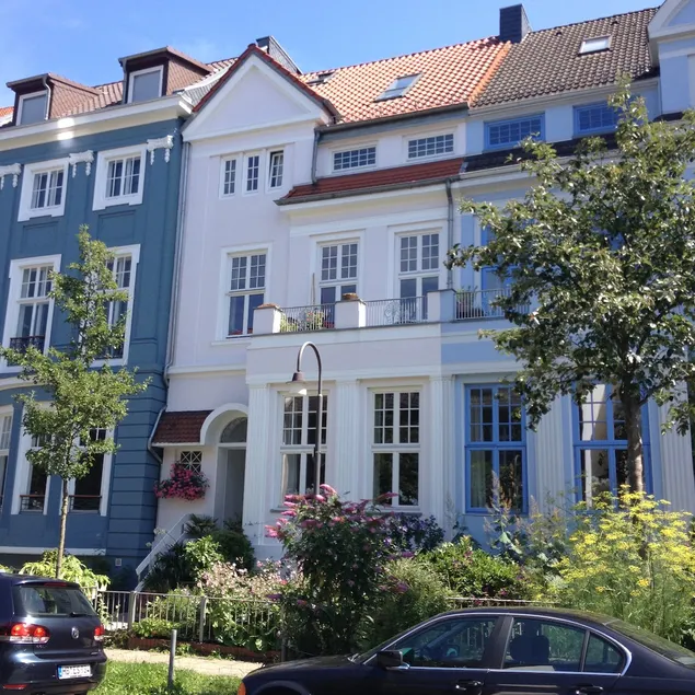 attic apartment near city center - Image 1