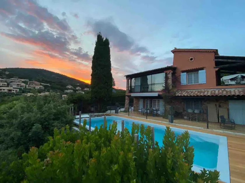 Charming quiet villa, sea, pool, air conditioning. 8/10 people - Image 1