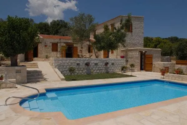 Entire Complex of 5 houses-8 bedrooms - Image 1