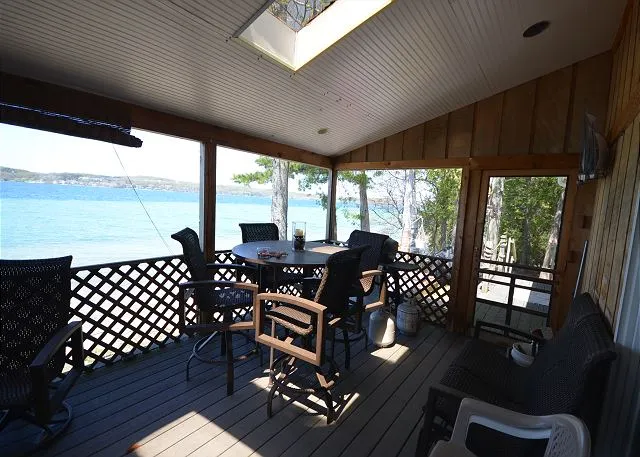 20' to Water w/Hottub Ideal Retreat - Image 1