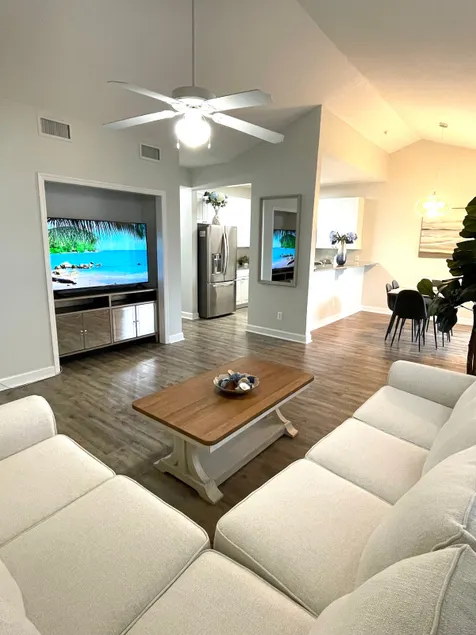 122 Coastal getaway vacation! - Image 1