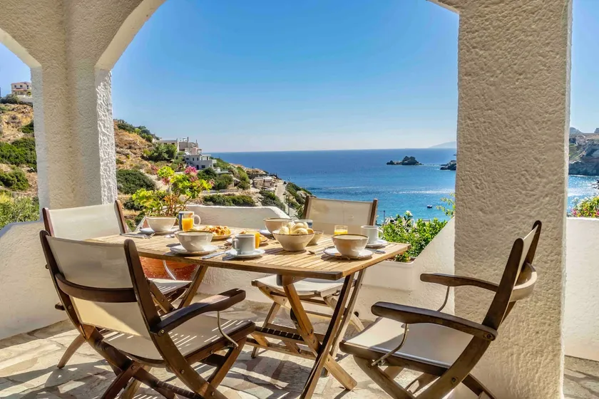 3 Bedroom house with Sea View-Wifi, 60m from Sea - Image 1