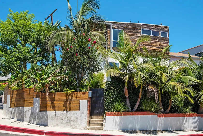 Hilltop Muse•Views/Lush Yard/Hot Tub-ahudsonhouse - Image 1