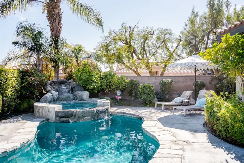Saltwater Pool & Spa Retreat with Chef's Kitchen - Image 1