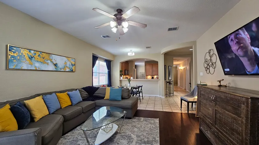 Family Home in Frisco king bed - Image 1