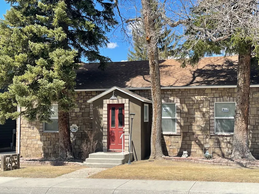 Wonderful house two blocks from city center - Image 1