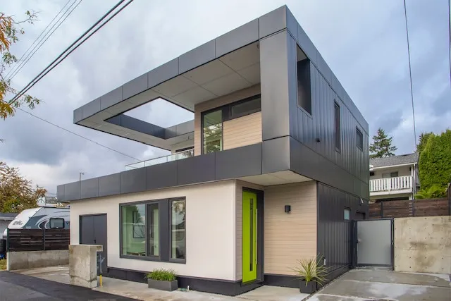 Beautiful Modern Award Winning Guest Home- N.Van - Image 1
