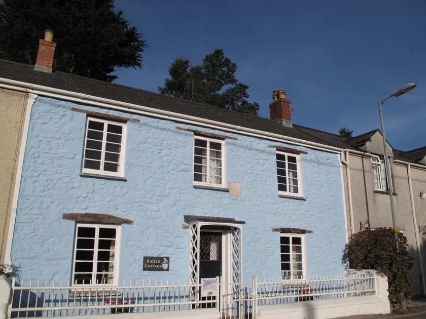 Traditional Cottage. 5 min walk to the beach, village setting. - Image 1