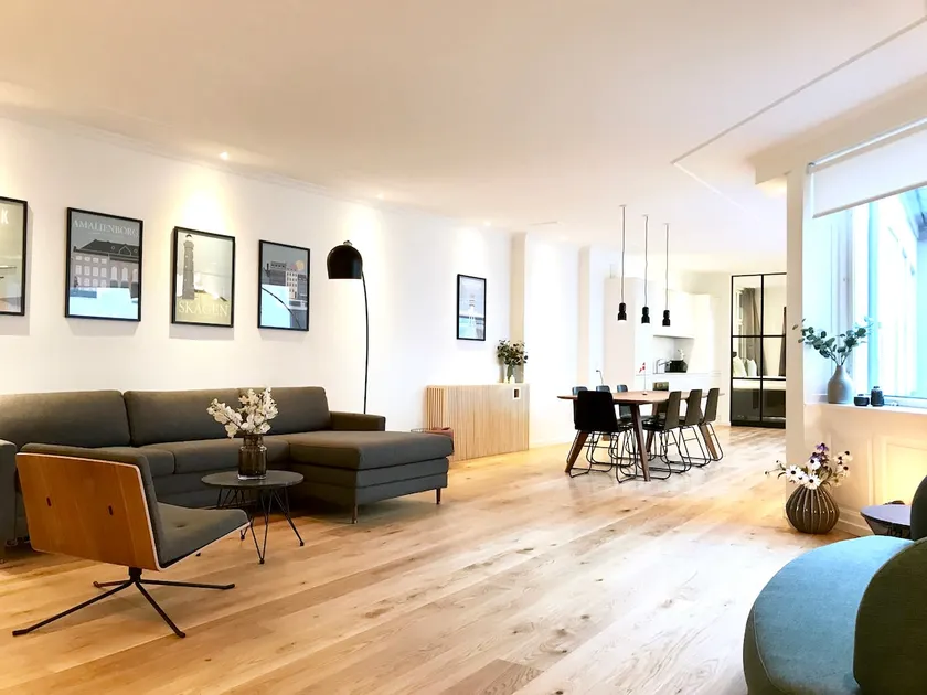 ★168m2 Best Location city LUXURY 5★Prof Cleaning★ - Image 1