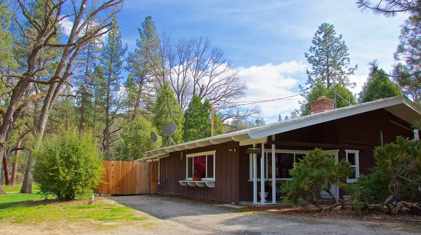 Nature's Riverwalk w/ Pickleball courts, hot tub - Image 1