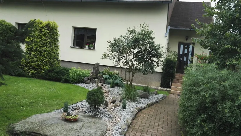 Studio apartmen in family house - Image 1