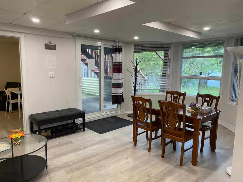 SPACIOUS NEW COZY 2 BEDROOM APARTMENT - Image 1