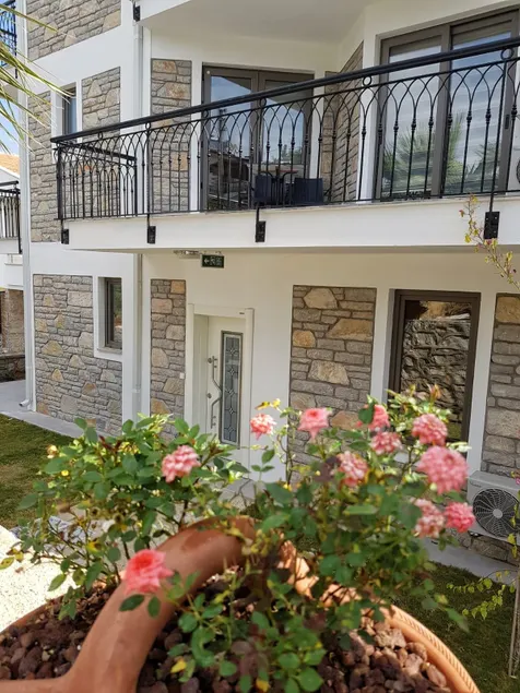 Datça Zeytin Houses 2+1 (Apartment 2, Garden Floor) - Image 1