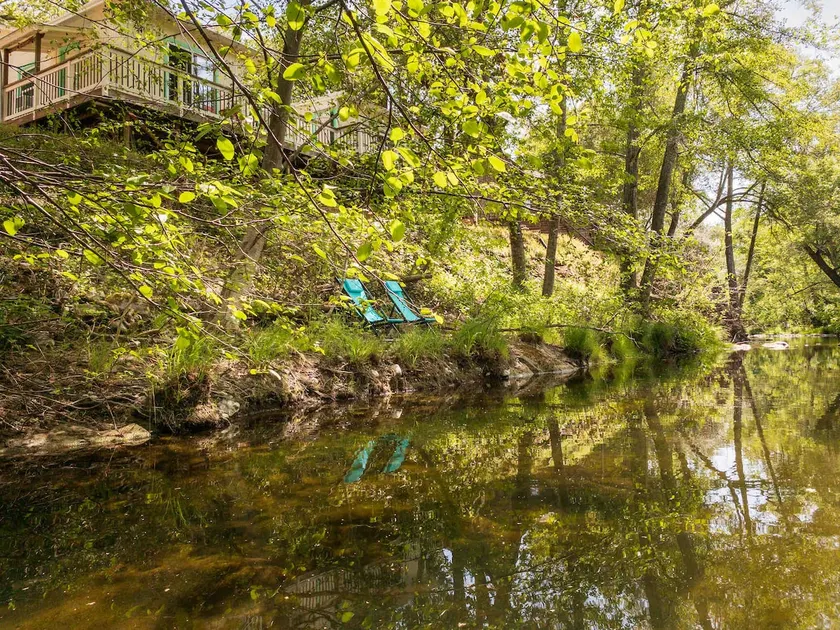 Cozy Sonoma Creekside Escape: Couples Retreat - Image 1