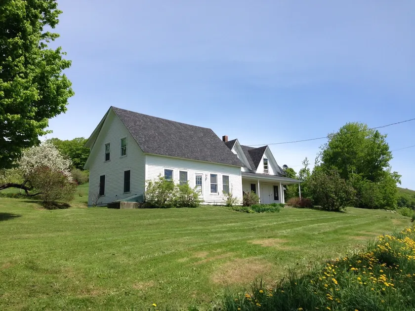 Farmhouse in Andersonville, NEK West Glover, Vermont - Image 1