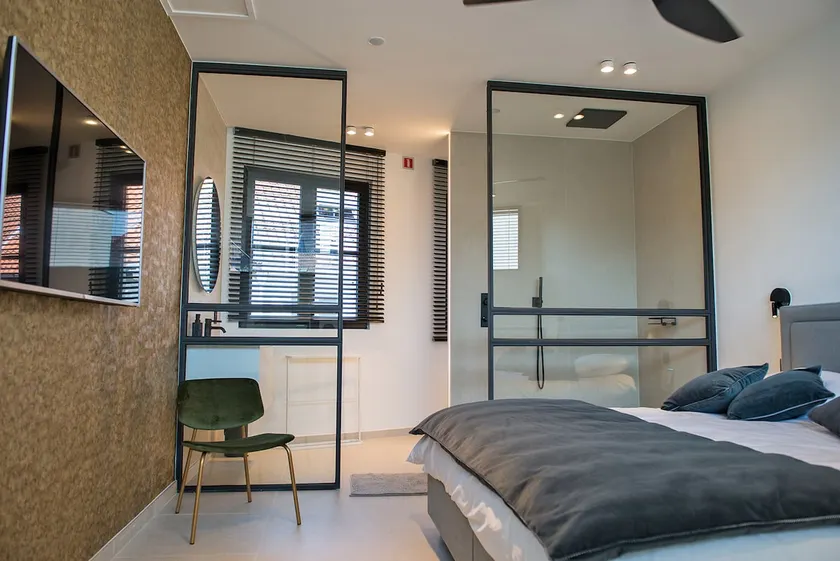 Guest Suite in Bruges with en-suite facilities - Image 1