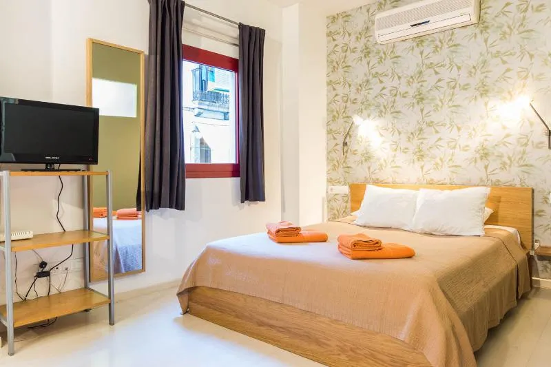 EXCLUSIVE USE House in the City Center/Beach - Image 1