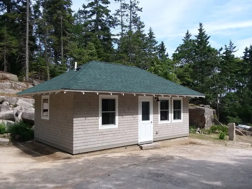 Stonington Harbor Cottage - Image 1