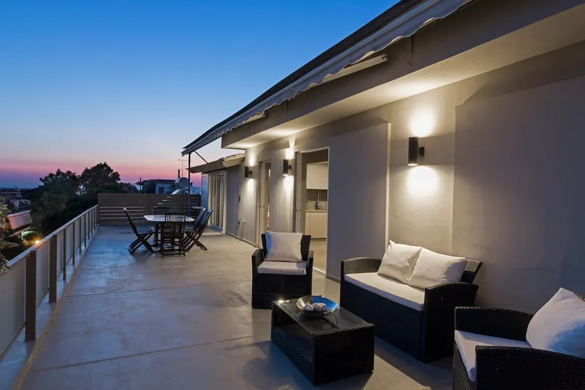 Seaview penthouse with awesome wrap around terrace - Image 1
