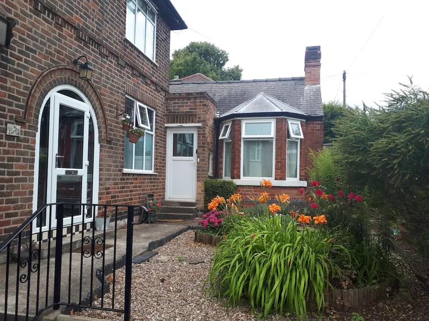 Self-contained annexe and garden - Image 1