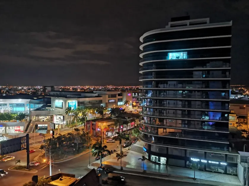 A suite in a privileged area - Image 1