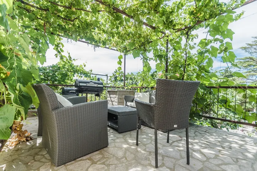 Green oasis near the sea - Image 1