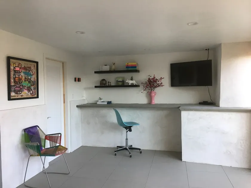 Fabulous one bedroom with a view!! - Image 1