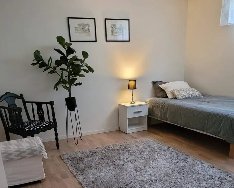Modern apartment in a quiet neighbourhood. - Image 1