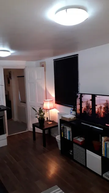 Cosy London holiday Home (Near O2 arena) - Image 1