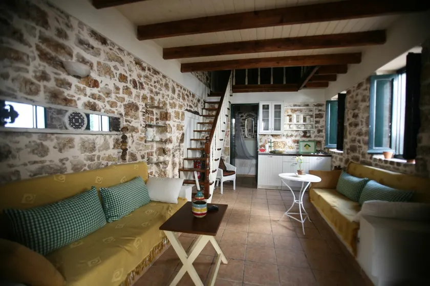 Christina's Stone Cottage - Image 1